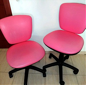 Καρέκλες γραφείου παιδικές, χρώμα ροζ-καρπούζι, σε άψογη κατάσταση, λειτουργικές και πολύ καλή ποιότητα, αγορασμένες 80 ευρώ η μια.Τις πουλάω 60 και τις δύο μαζί!
