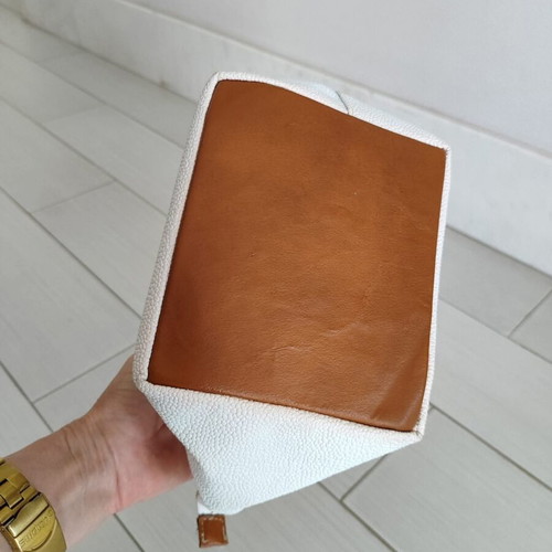 Vintage Thiros small handbag like new, white and brown details