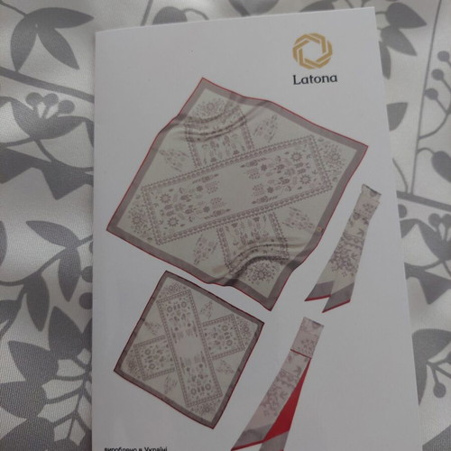 Latona square scarf 100% silk