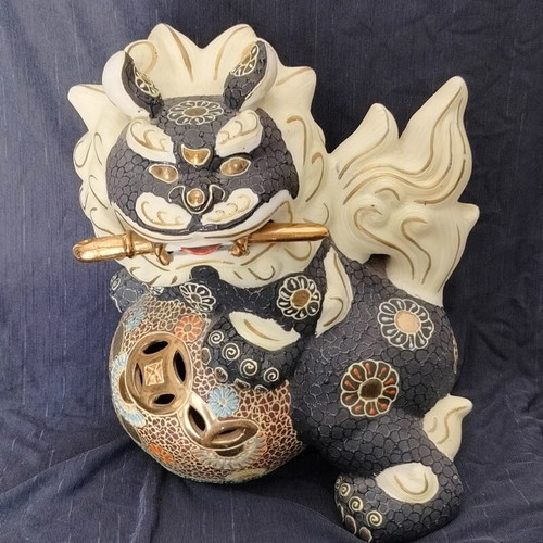 Vintage ceramic Foo Dog Komainu guardian statue Satsuma Kutani style