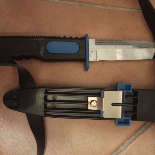 Diving Knife like new with stainless steel blade and ergonomic handle