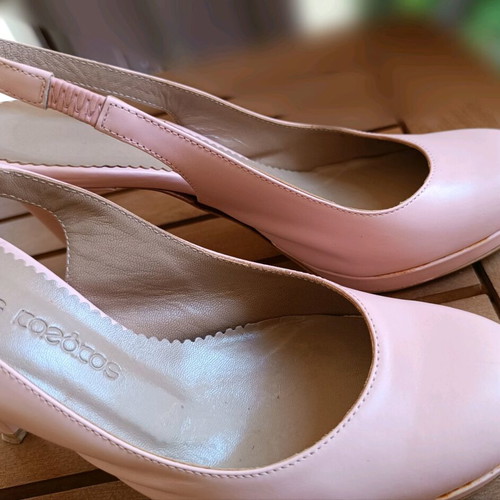Xaris Kazakos pink leather pumps size 35 like new