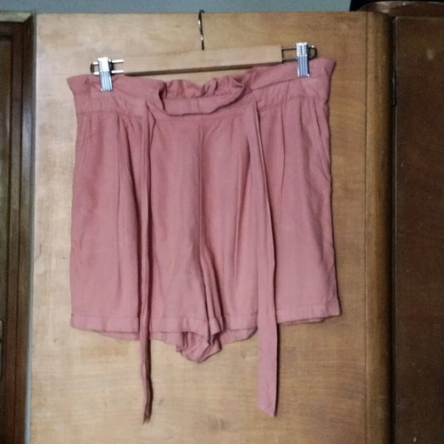 Pink shorts size M like new