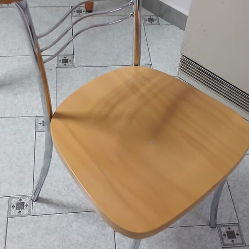 Kitchen table with 2 chairs used set