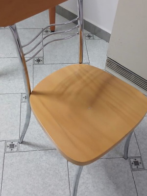 Kitchen table with 2 chairs used set