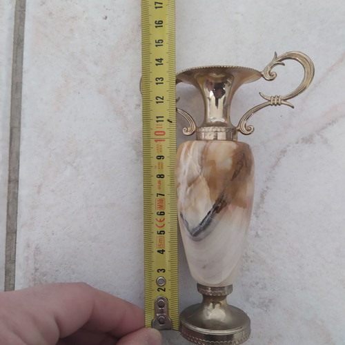 Decorative amphorae like new, 13 cm height, brass and onyx