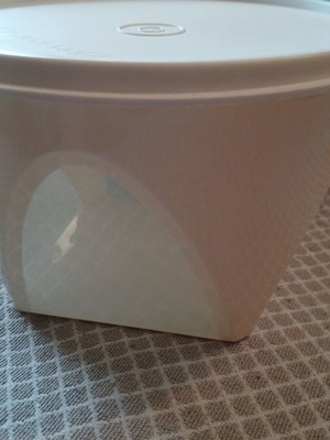 Tupperware 1.5 liter new