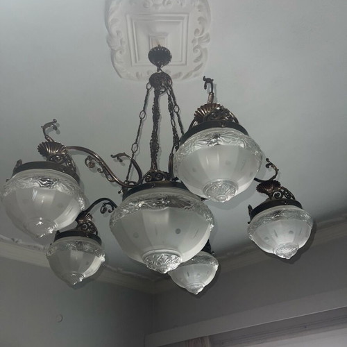 Chandelier like new, functional