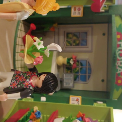 Playmobil City Life flower shop like new with all pieces