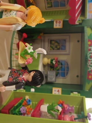 Playmobil City Life flower shop like new with all pieces