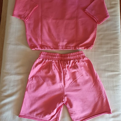 Evita set No 8 with oversized crop top and shorts, pink