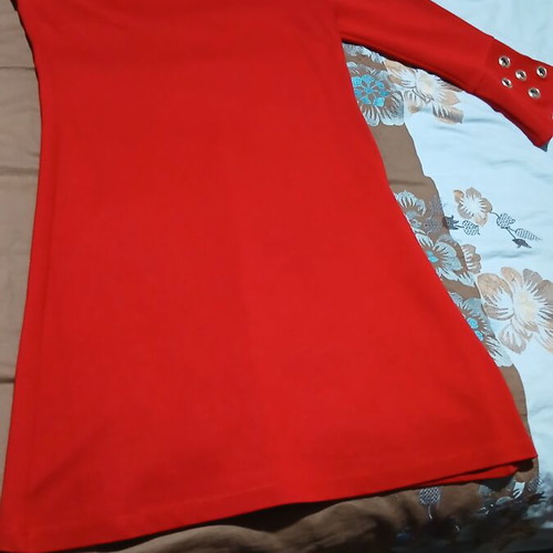 Blousedress Theone one-sleeve with studs, like new, deep red, size L