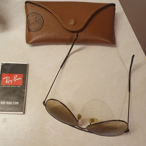 Ray Ban Aviator sunglasses like new, brown metal frame