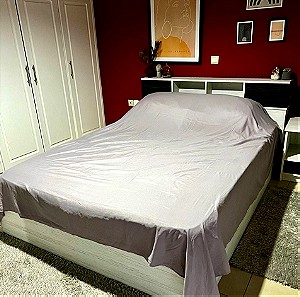 Ξύλινο χειροποίητο κρεβάτι με ενσωματωμένο αποθηκευτικό χώρο στο προσκέφαλο