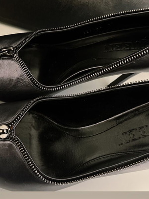 Alexander McQueen leather skull zipper pumps like new size 40