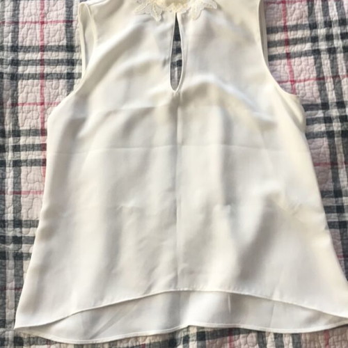 Zara women's vest with neck design like new, thin fabric, white