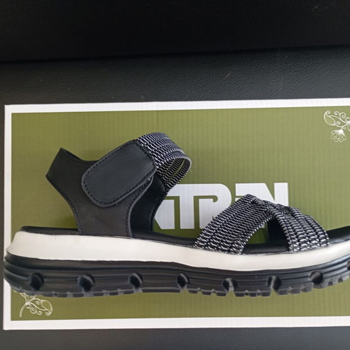 Antrin platform sandals new, low platform and soft sole, black