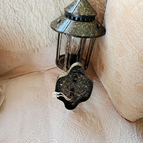 Metal outdoor light like new
