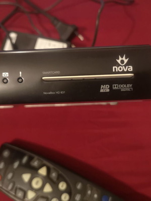 Novabox HD 831 TV decoder like new with original remote and transformer