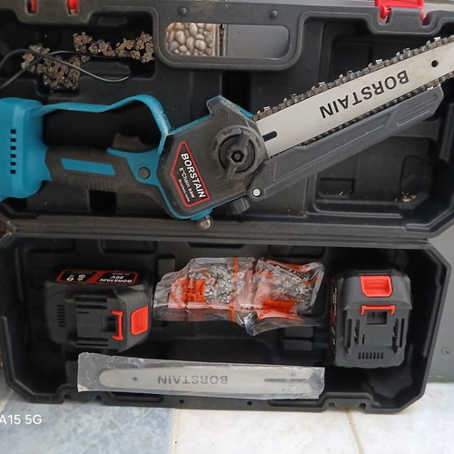Battery-Powered Pruning Chainsaw with 2 Batteries 40kW and Charger