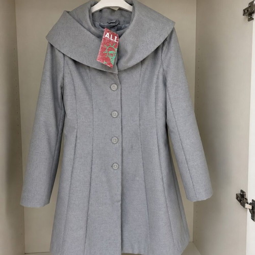 ALE gray coat with large collar, XL