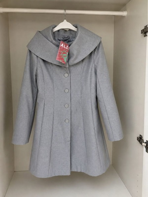 ALE gray coat with large collar, XL