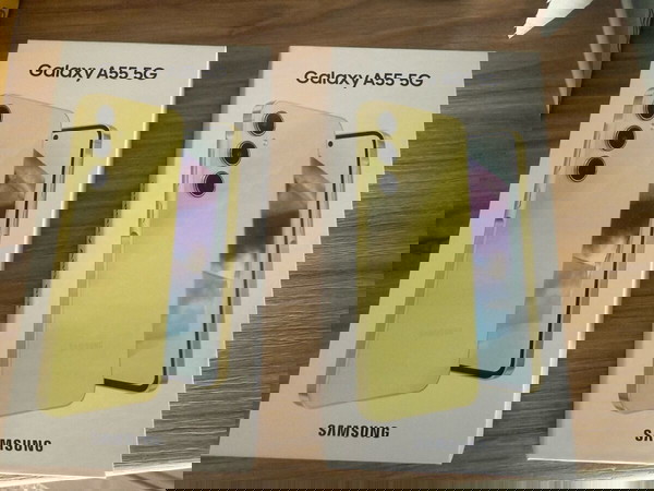 Κλειστό Samsung Galaxy A55 του κουτιού
