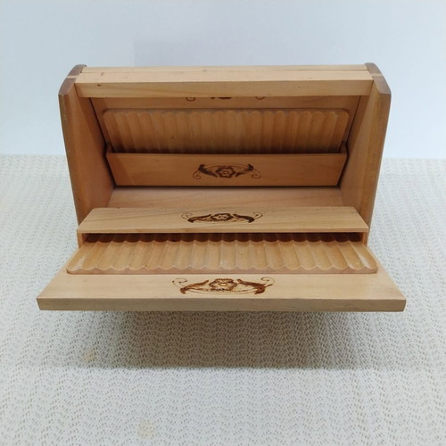 Wooden cigarette box with pyrography, vintage Bulgarian 1970s