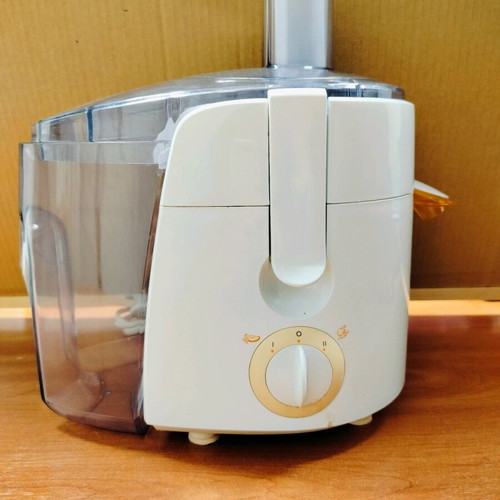 Philips HR 1851 juicer 500W like new with two speeds