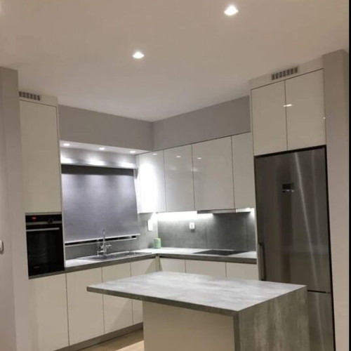 Kitchen island like new 135×80×92 cm with durable worktop