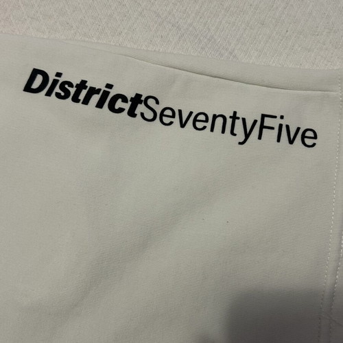 District white bermuda shorts size S