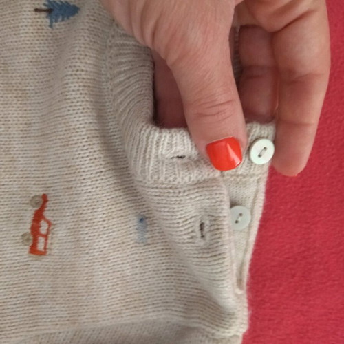 Sweater warm like new for 18 months with shoulder buttons