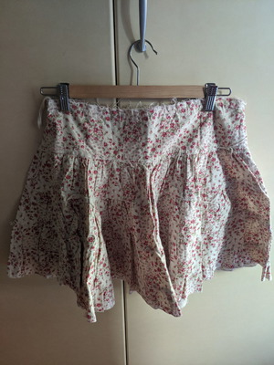 Floral skirt Urban Behaviour used, size S-M