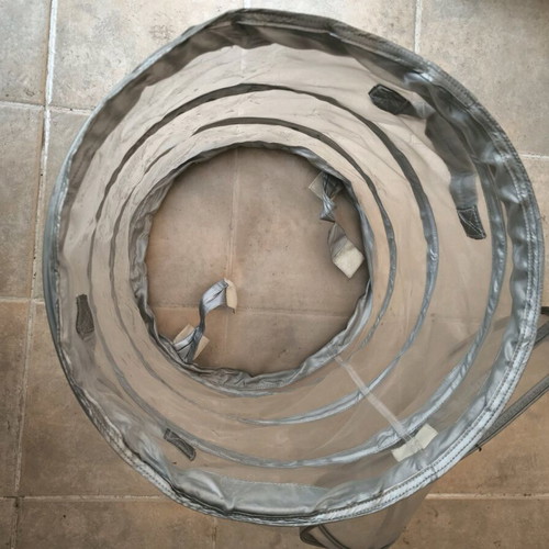 Laundry basket like new with removable lid