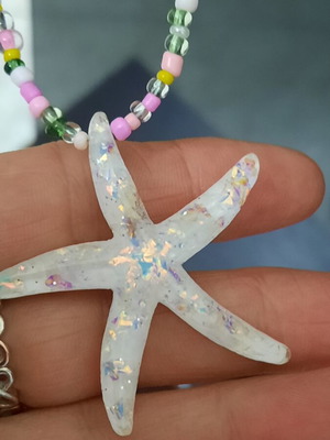 Starfish necklace with iridescent pendant and colorful beads, 40-45 cm