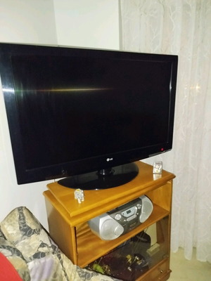 Τηλεόραση LG 42LF2510 με πρόβλημα στην οθόνη