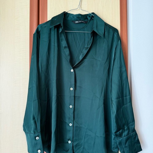 Zara shirt new, cypress color, size Small