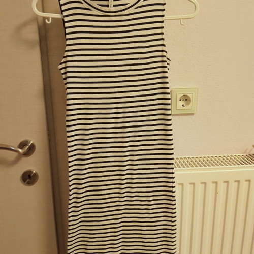 Strativarius long striped dress like new, size small, white and blue