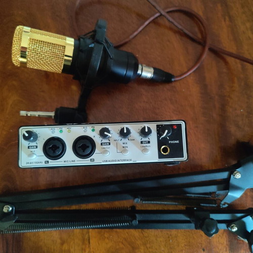 Audio Interface USB 2-Channel with Condenser Microphone used