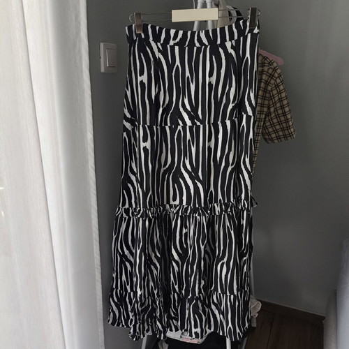 Karavan skirt used, black and white, size M 38 10