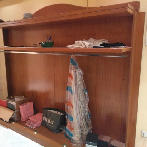 Store furniture used in excellent condition