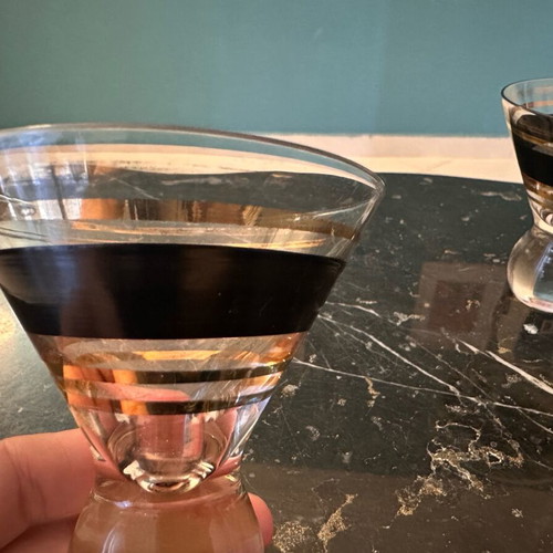 Vintage cordial glasses like new with mid-century design