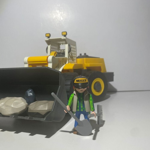 Playmobil 4038 Heavy Duty Front Loader like new