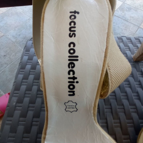 Focus leather women's sandals new, size 39, medium heel, white beige