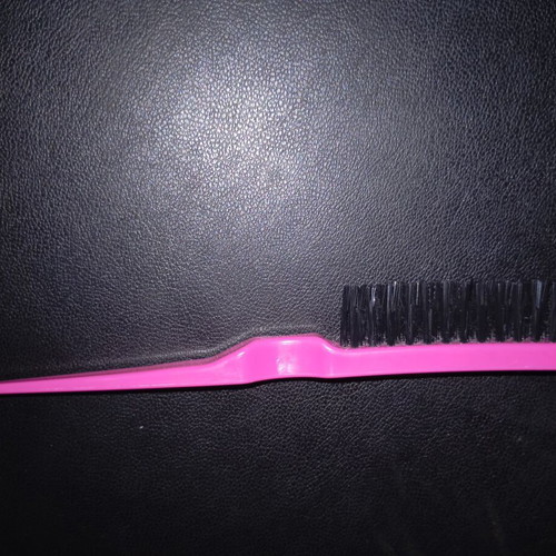 Teasing Brush Volume Brush bright pink magenta with black bristles like new