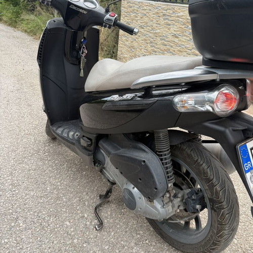 Piaggio Carnaby 125 scooter used, 15hp, blue, automatic