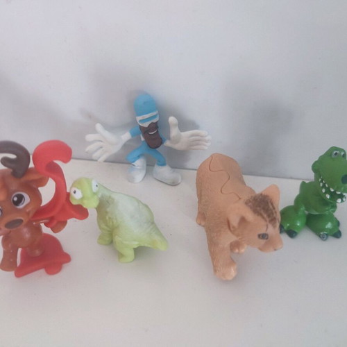Kinder and Pourakia figures like new, set of 5 pieces