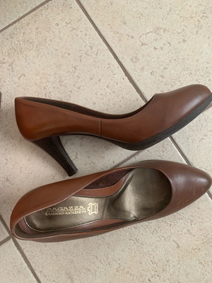 Ragazza brown leather pumps like new, size 41