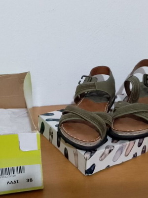 Γυναικεία δερμάτινα σανδάλια Naturelle καινούργια νούμερο 38 καφέ