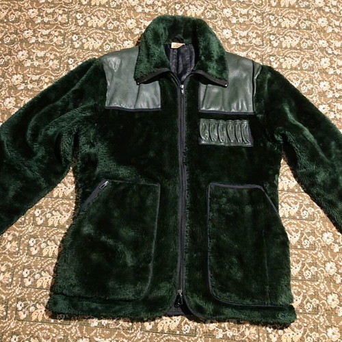 Hunting coat like new, green color, size M and L